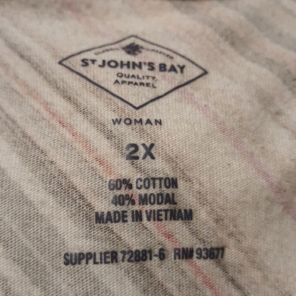 St John's Bay v-neck tee - Picture 2 of 2